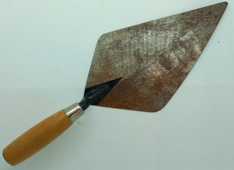 BRICKLAYERS TROWEL